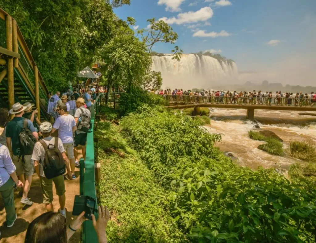 Turistas estrangeiros em Foz do Iguaçu