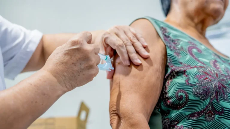 Campanha de vacinação contra a gripe em Foz do Iguaçu