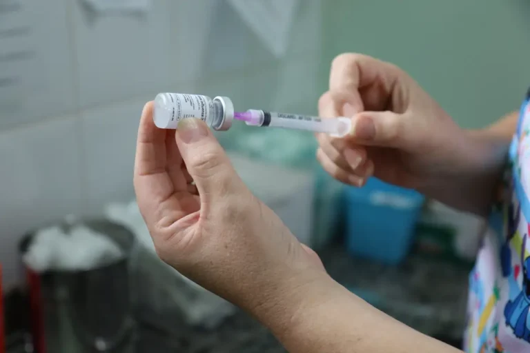 Dia D de vacinação contra a gripe em Foz do Iguaçu