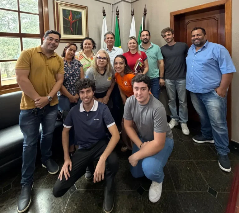 Impacto do Cartão Material Escolar em Foz