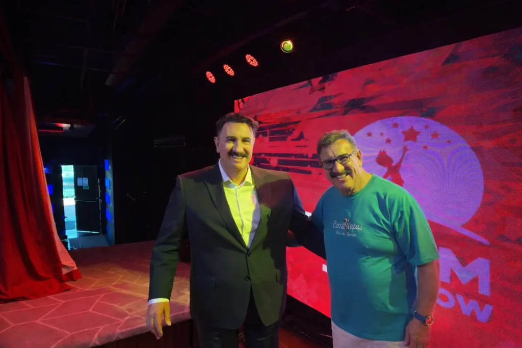 Ratinho ganha estátua no Museu de Cera