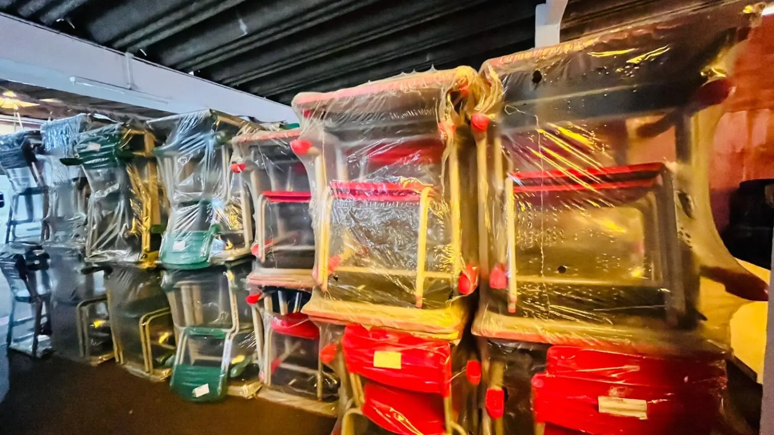 Aquisição de equipamentos e mobiliários para escolas e CMEIs de Foz