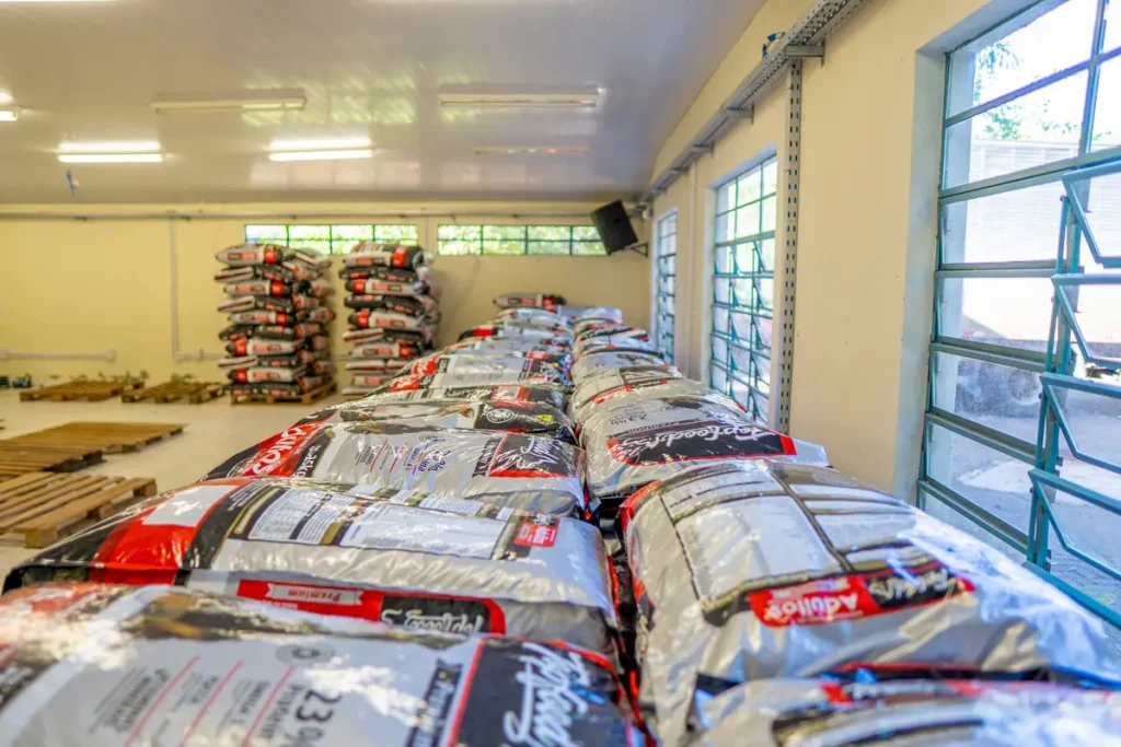 Diretoria de Bem-Estar Animal recebe 29.5 toneladas de ração