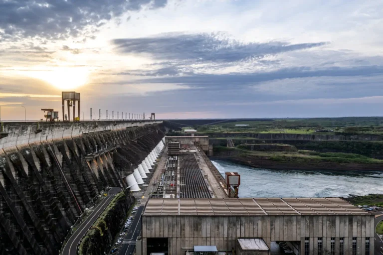 Itaipu destina R$ 5.7 bilhões para reduzir conta de luz