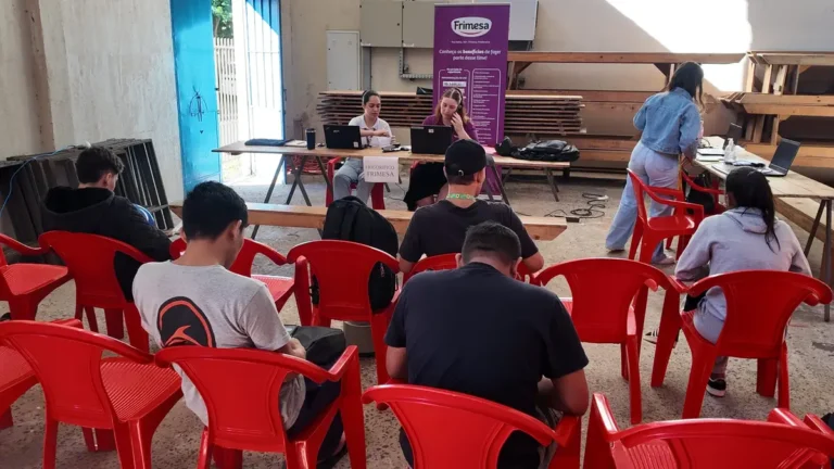 Mutirão de emprego no Porto Belo em Foz do Iguaçu