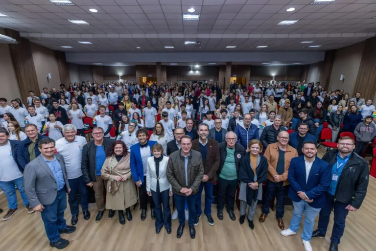 Projeto +Enem Itaipu prepara estudantes para o Enem