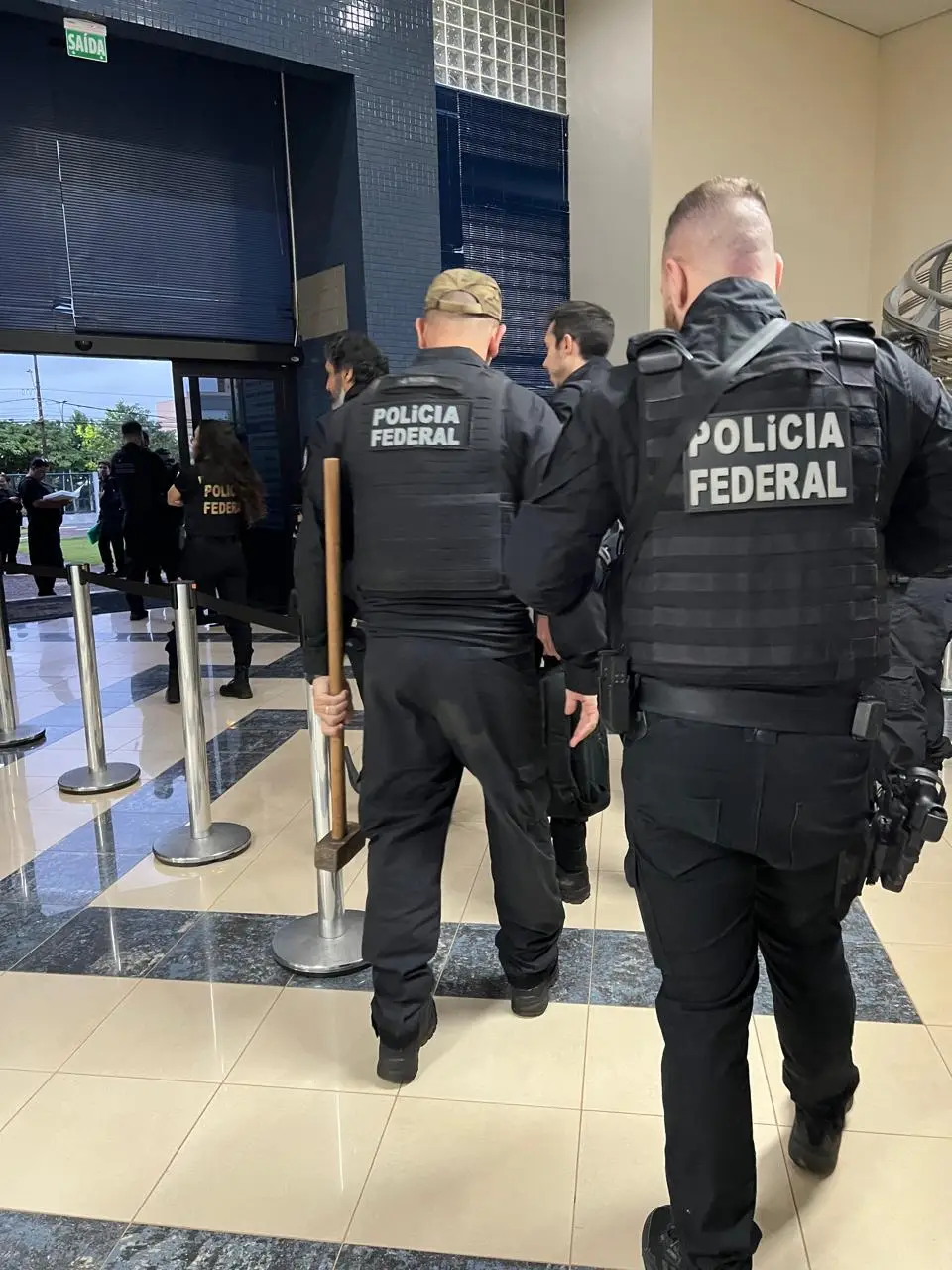 Polícia Federal cumpre oito mandados de prisão em Foz do Iguaçu
